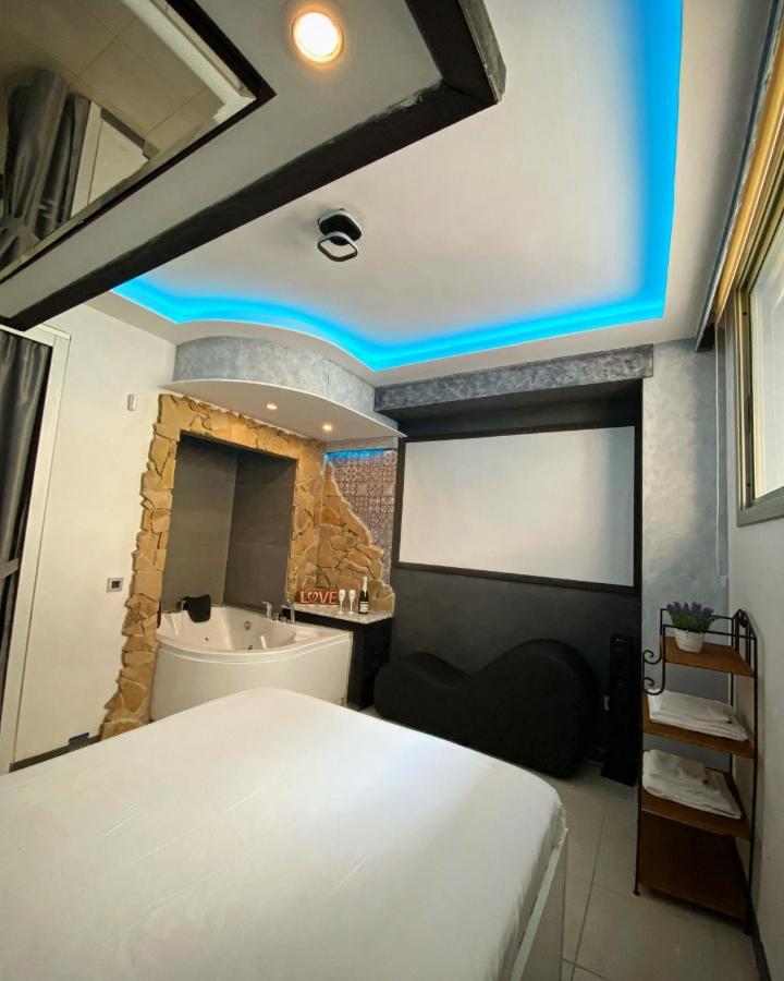 Aparta Suite La Nuit 카라펠 외부 사진
